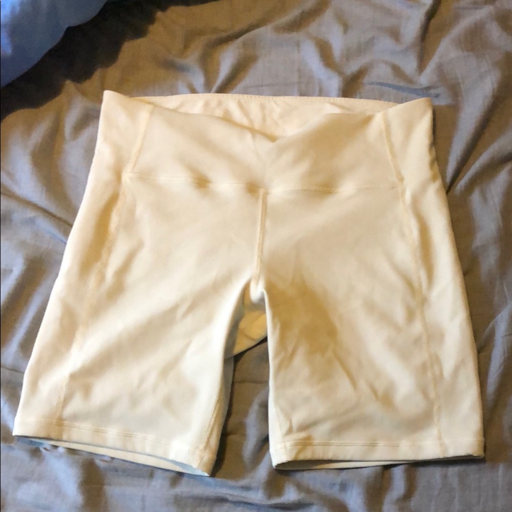 Lululemon Cream Bike Shorts High Waist Stretch